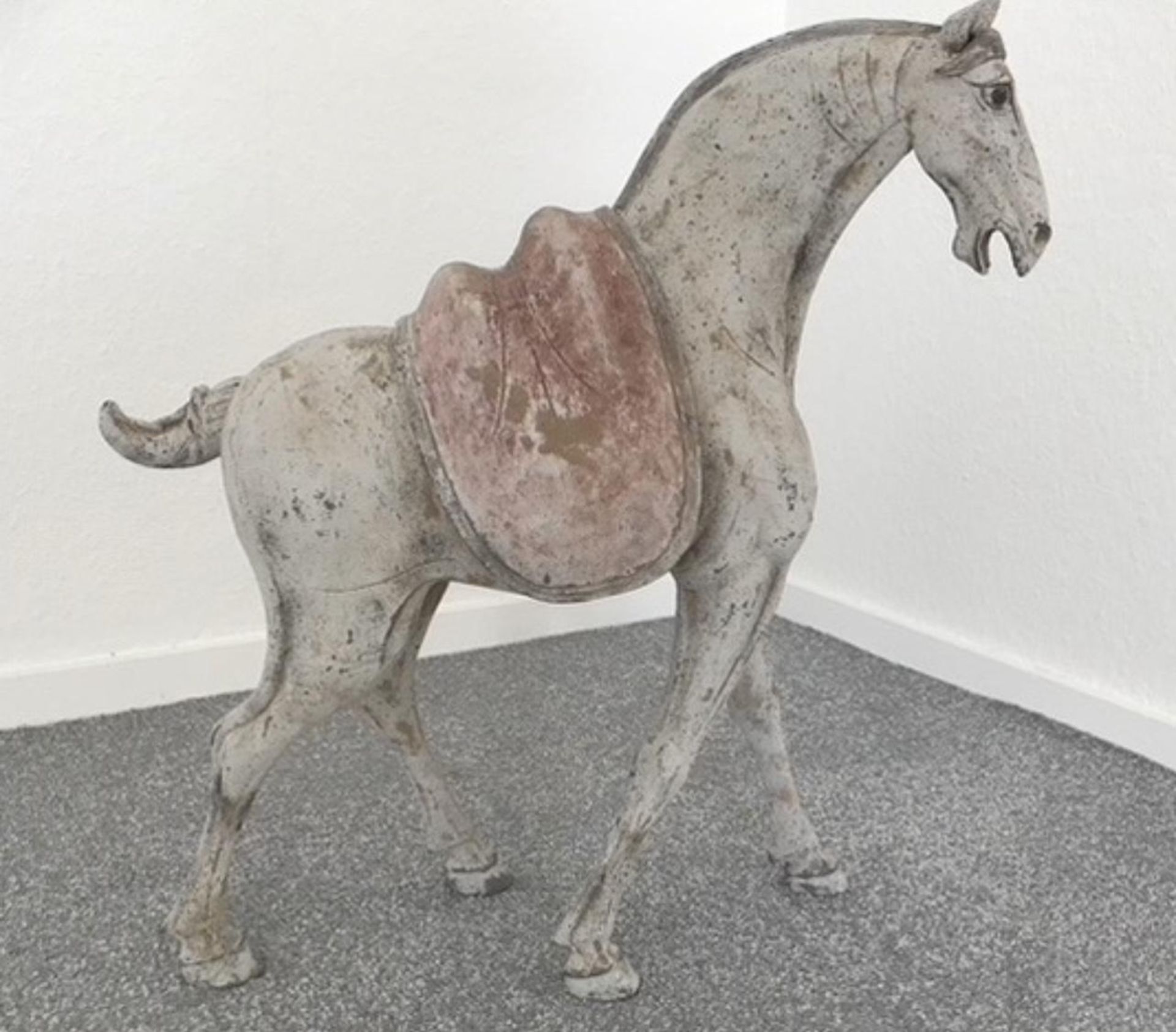 China, a pottery model of a horse, Tang dynasty (618-960), - Bild 4 aus 4