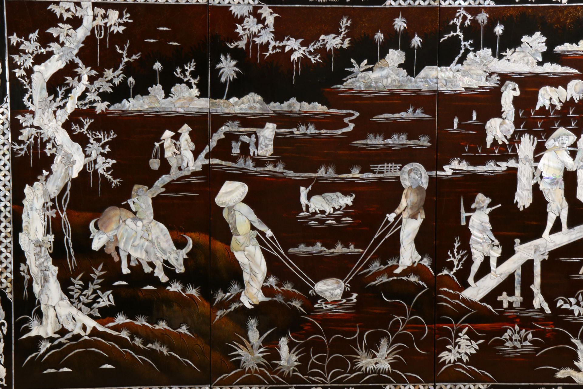 A four panel Indonesian lacquer panels, 20th century - Bild 2 aus 3