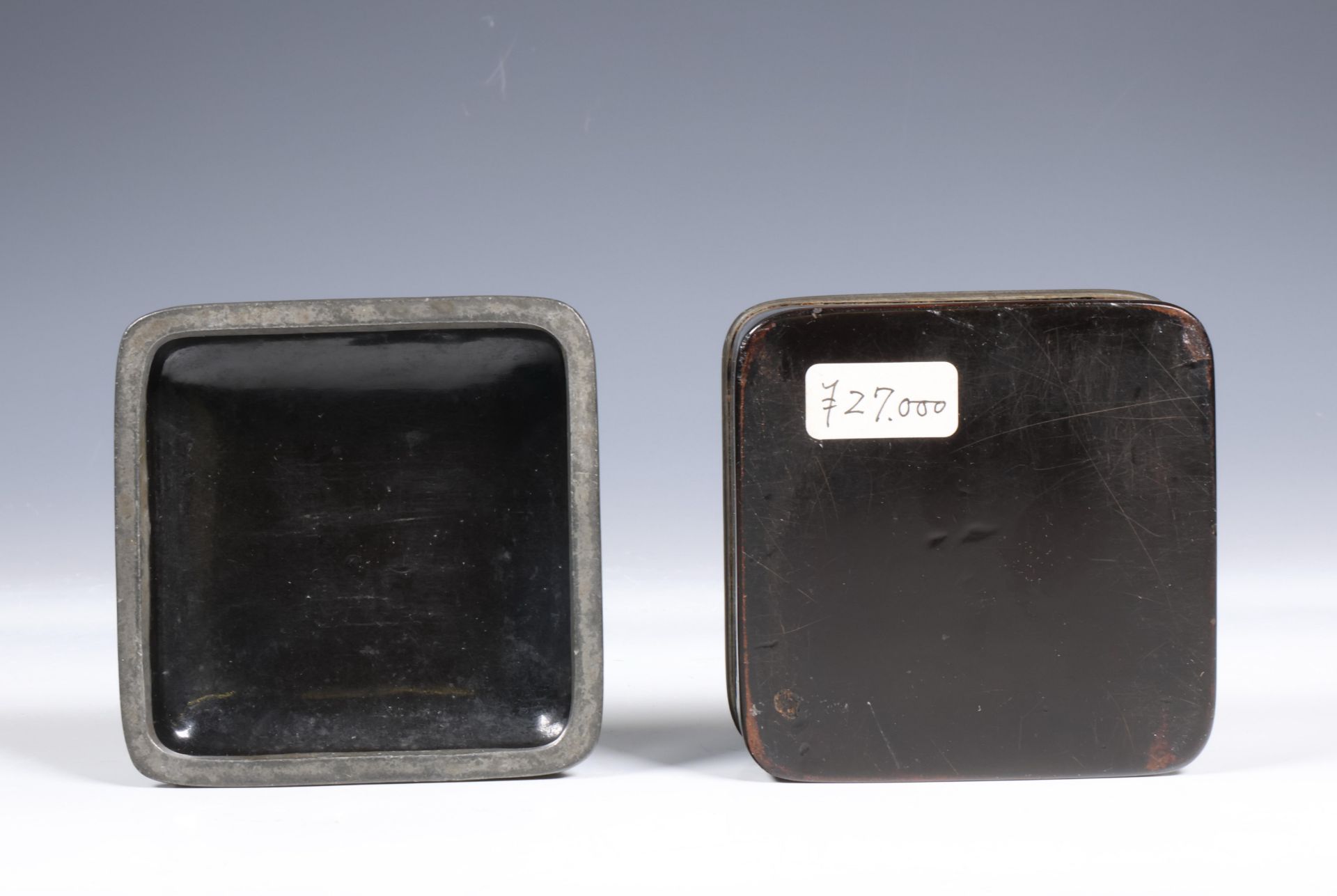 Japan, black lacquer pewter incense box and cover, kobako, 19th century, - Image 2 of 3