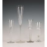 Achtenendertig kristallen en glazen champagne flutes, 19e-20e eeuw;