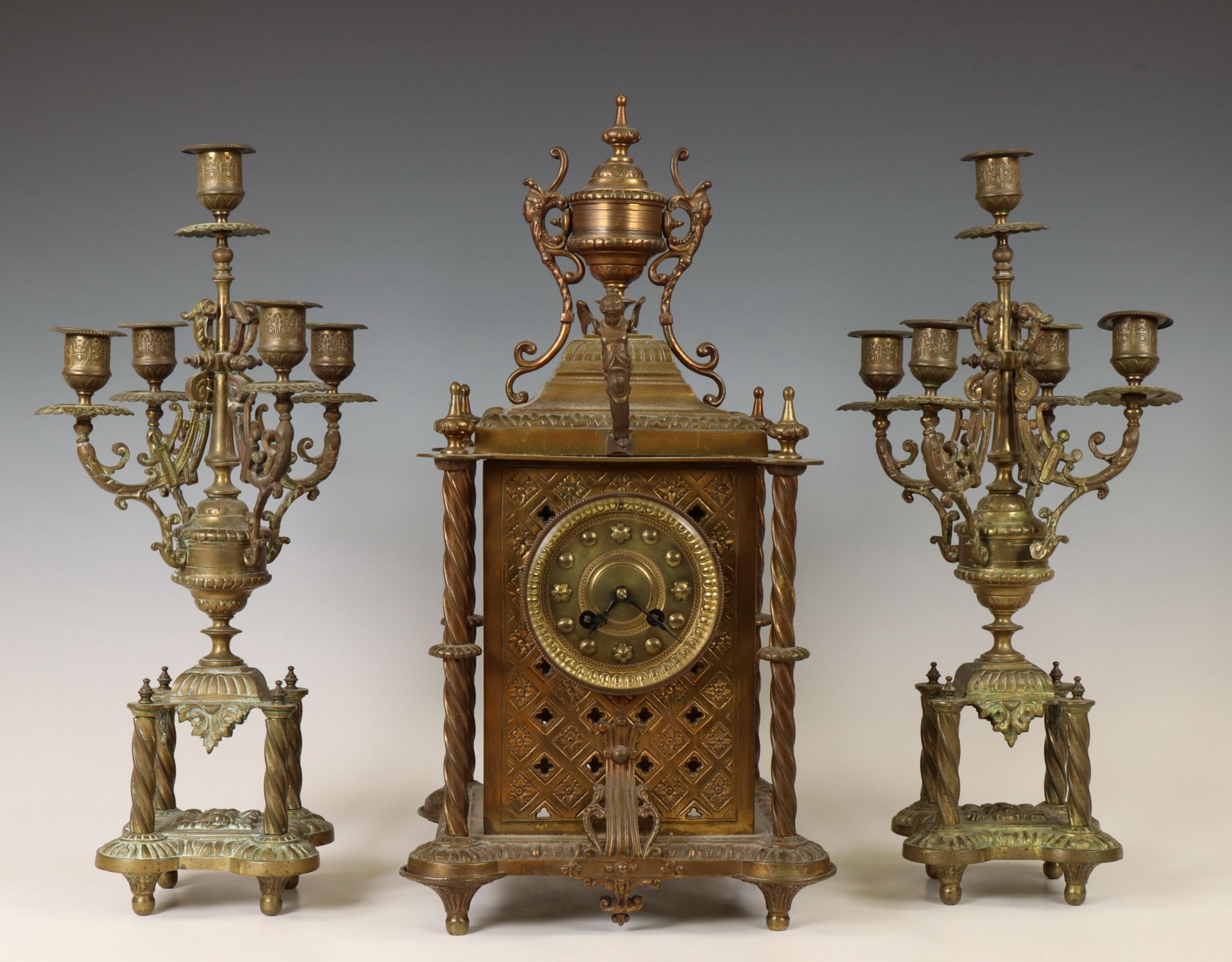Koperen klokkenstel in Renaissance stijl, ca. 1900