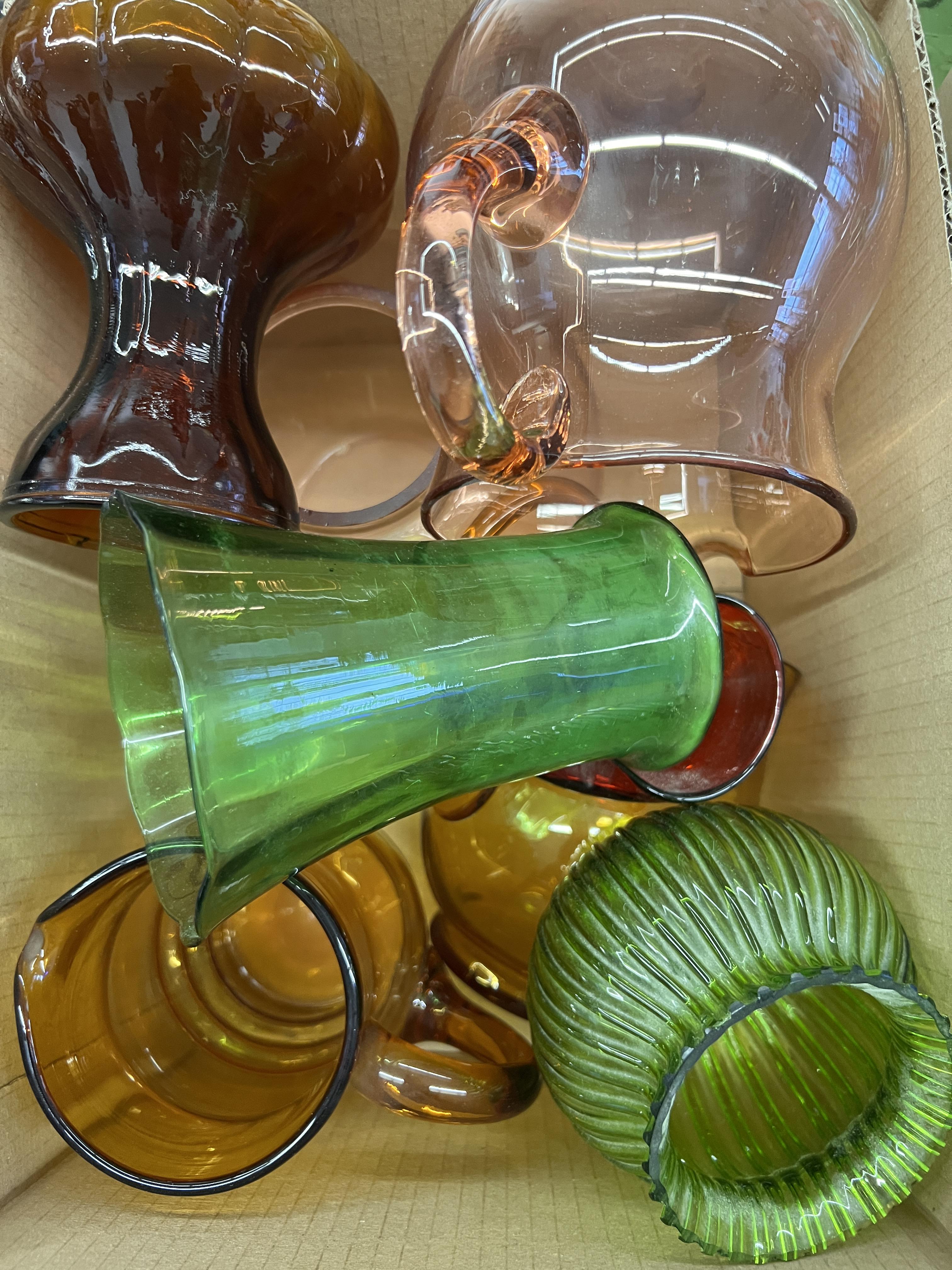 Divers gekleurd glas, 19e/20e eeuw;