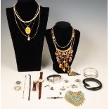 Een collectie diverse bijoux