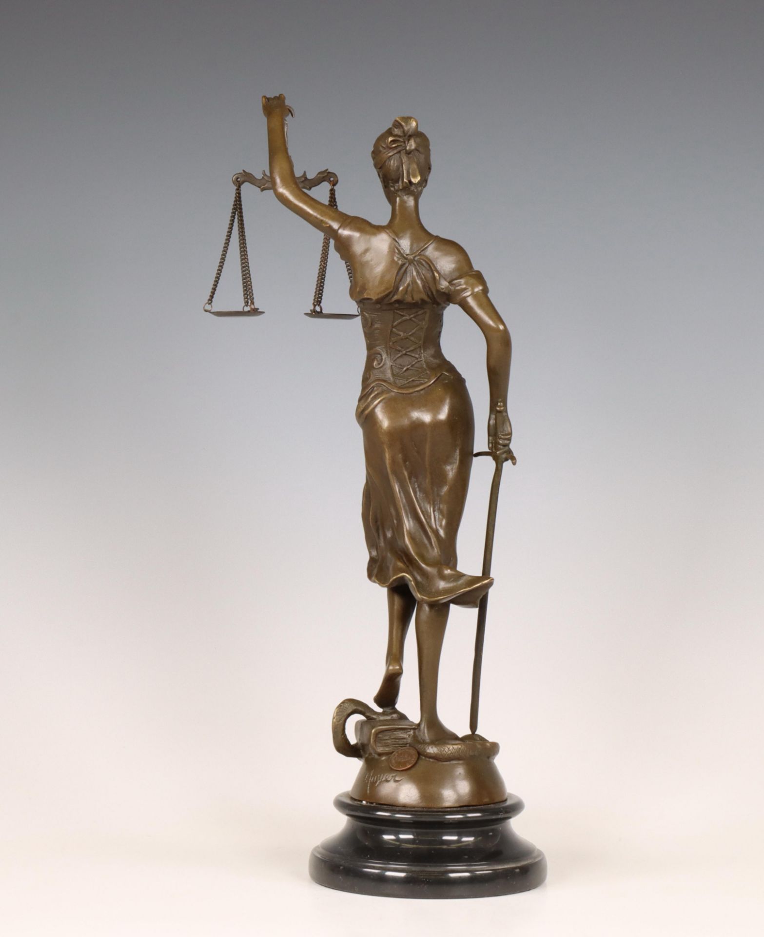 Gebronsd metalen vormstuk Vrouwe Justitia, 20e eeuw; - Bild 2 aus 2