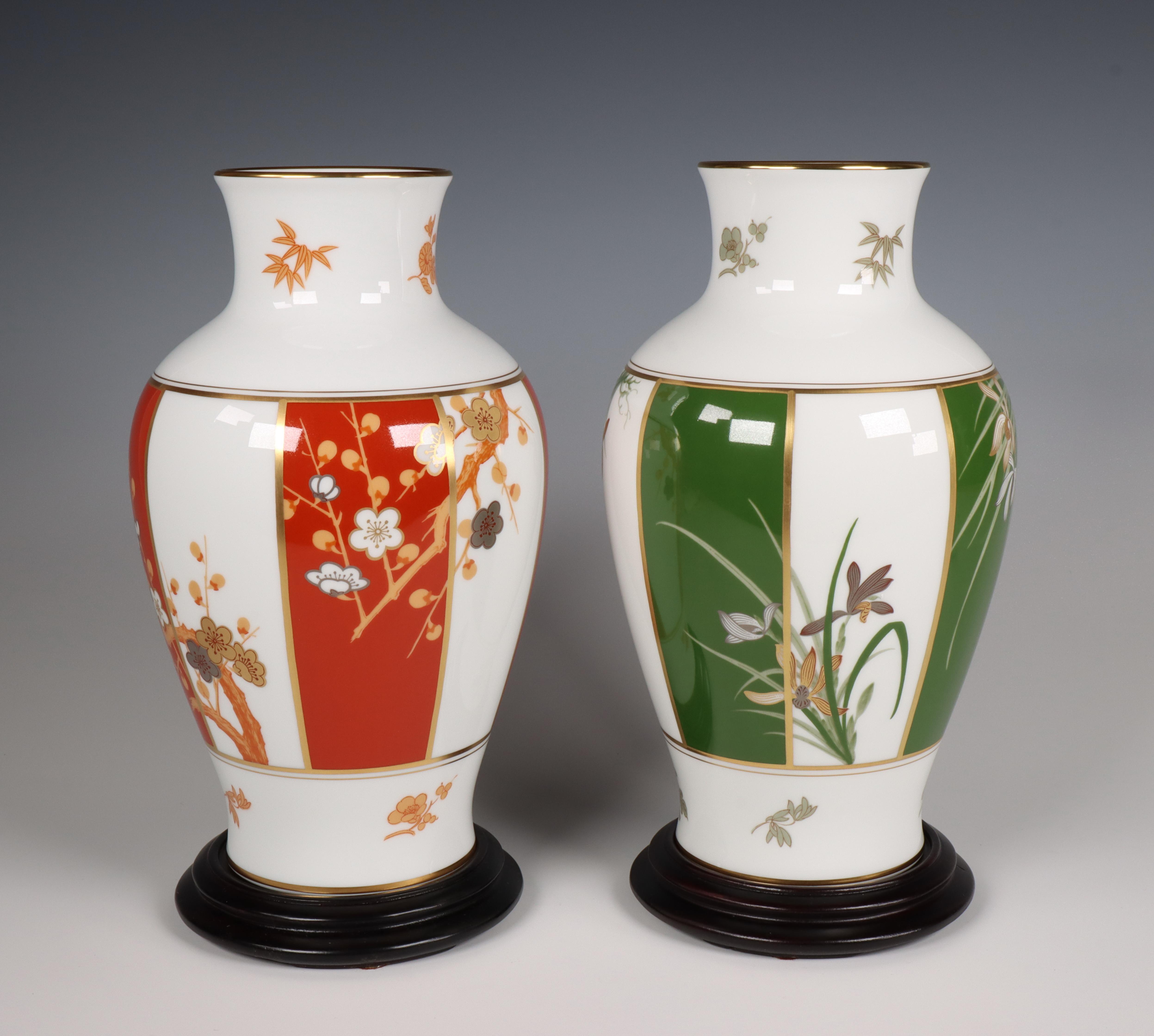 Franklin porcelain, twee porseleinen vazen door Okura, Japan, 1978,