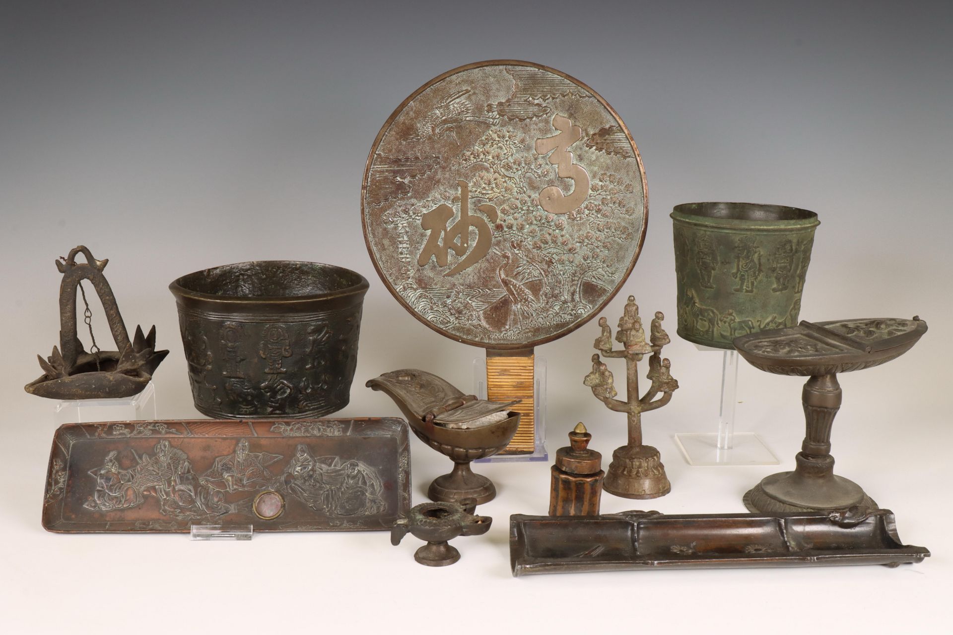 China en Azië, collectie verschillende bronzen,