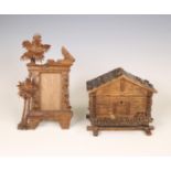 Schwarzwald, gestoken houten kist in de vorm van chalet;