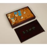 Mahjong spel in hardhouten kist, 20e eeuw