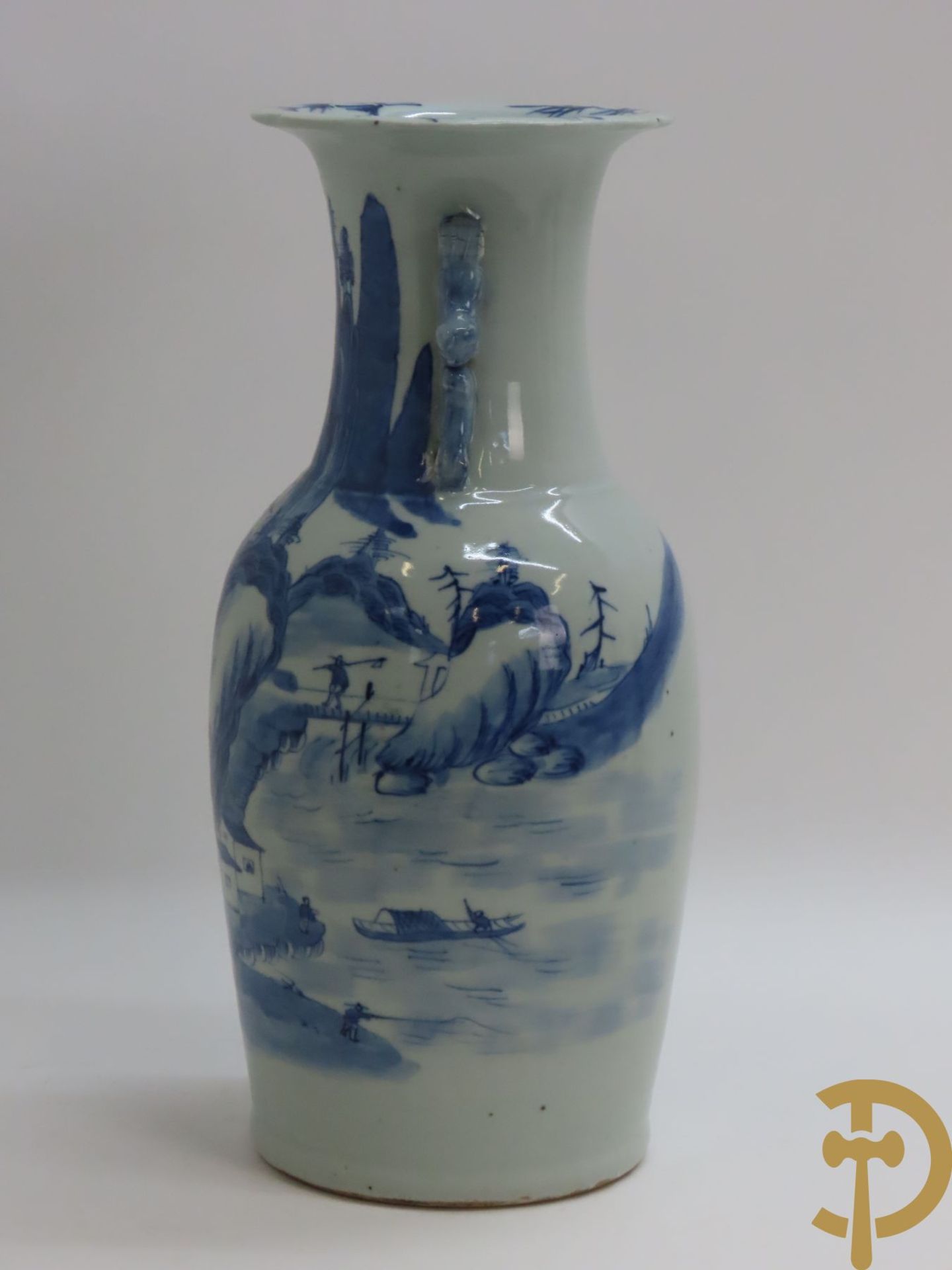 Chinese porseleinen vaas met geanimeerd blauw/wit landschapsdecor en huizenzicht - Bild 4 aus 34