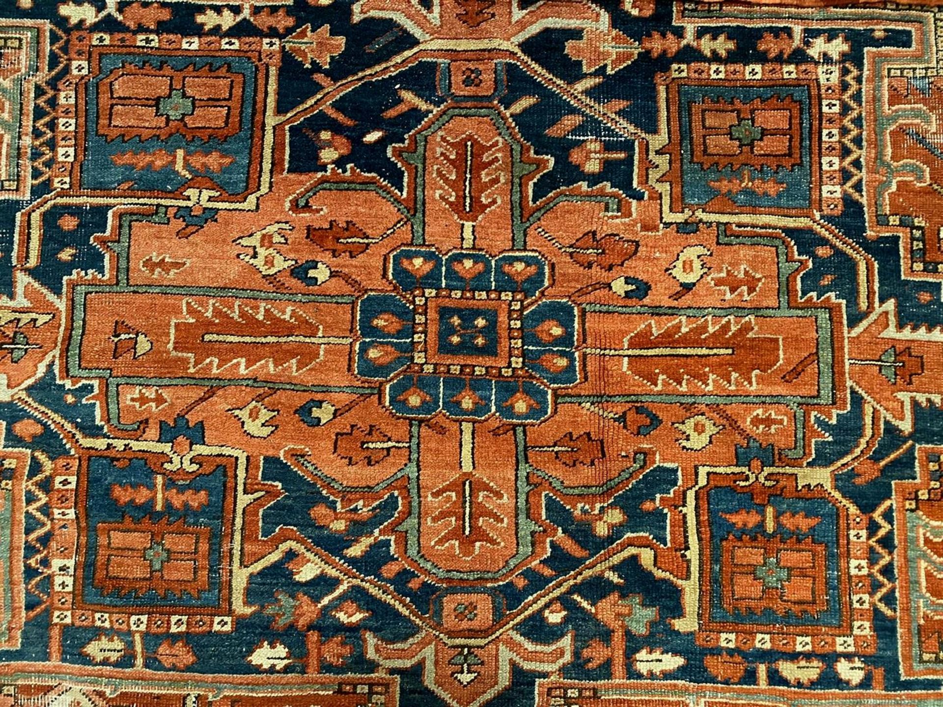 Hand-knotted oriental carpet - Image 4 of 5