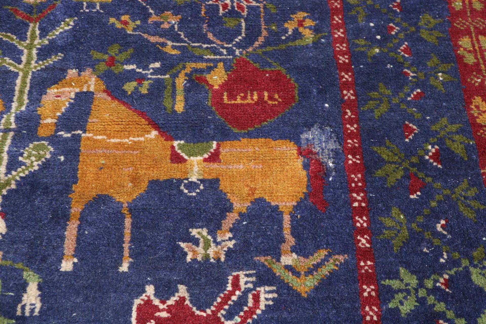 Hand-knotted wool carpet - Bild 2 aus 4