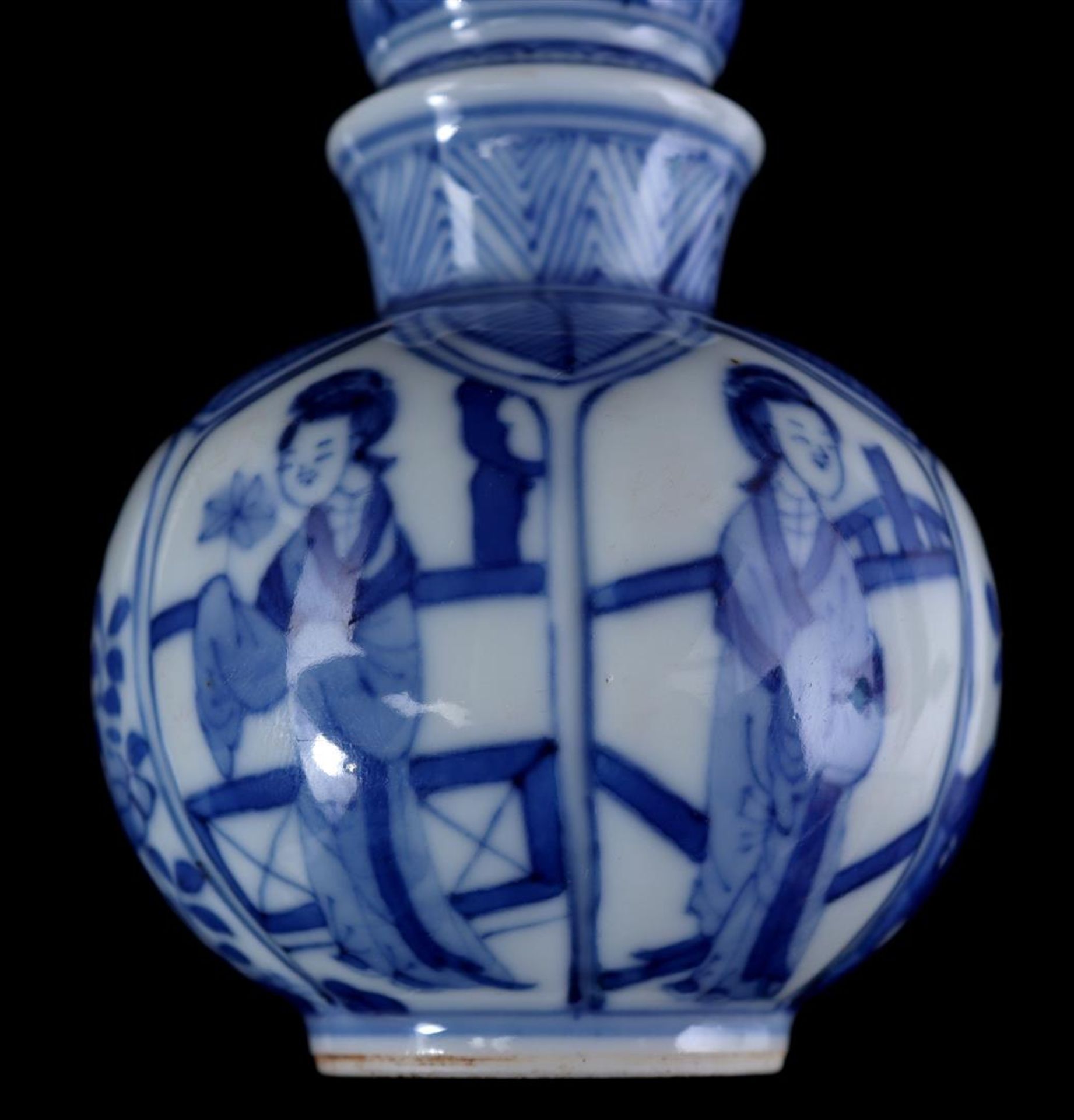 Porcelain miniature vase, China 19th - Image 4 of 4