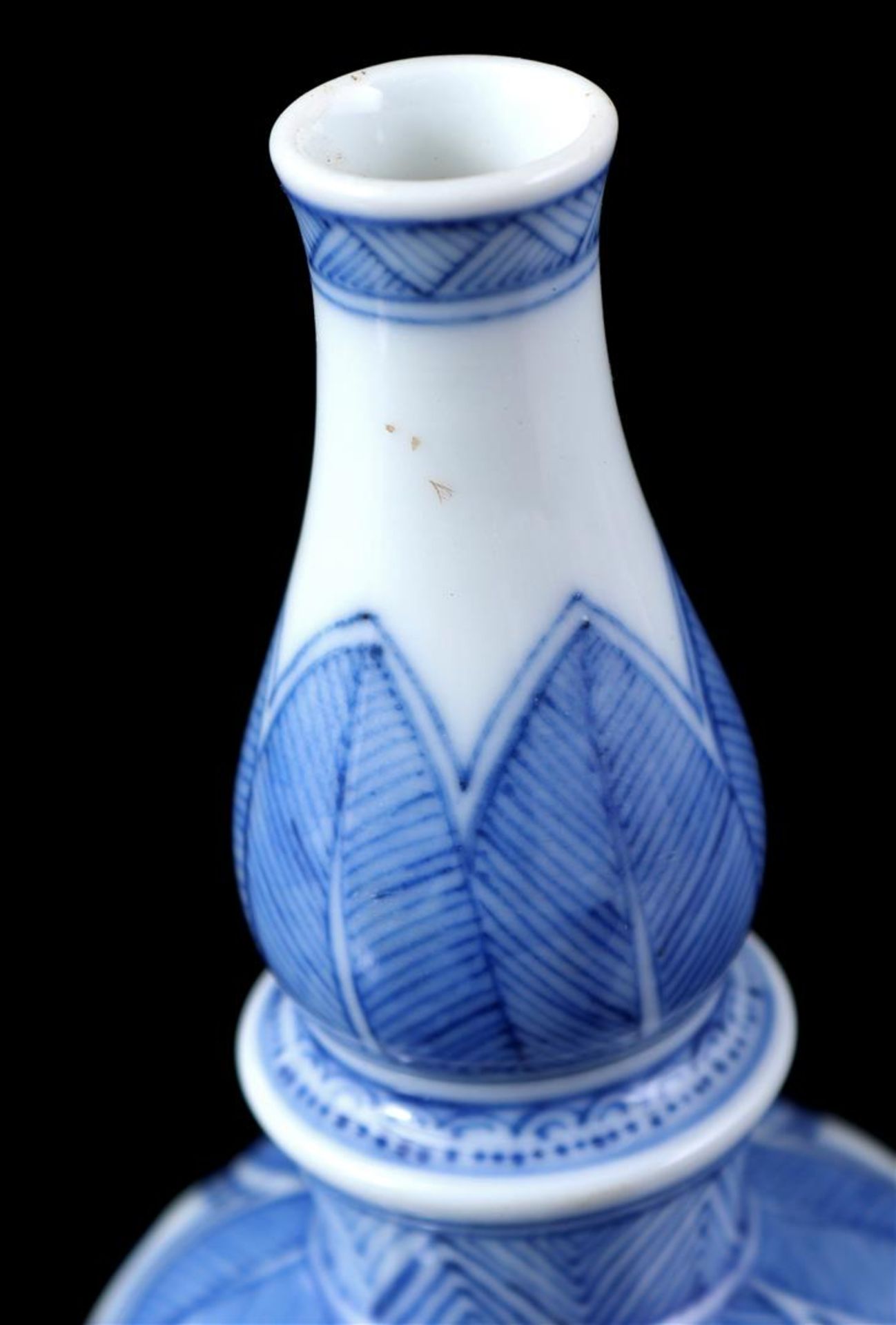 Porcelain miniature vase, China 19th - Image 2 of 4