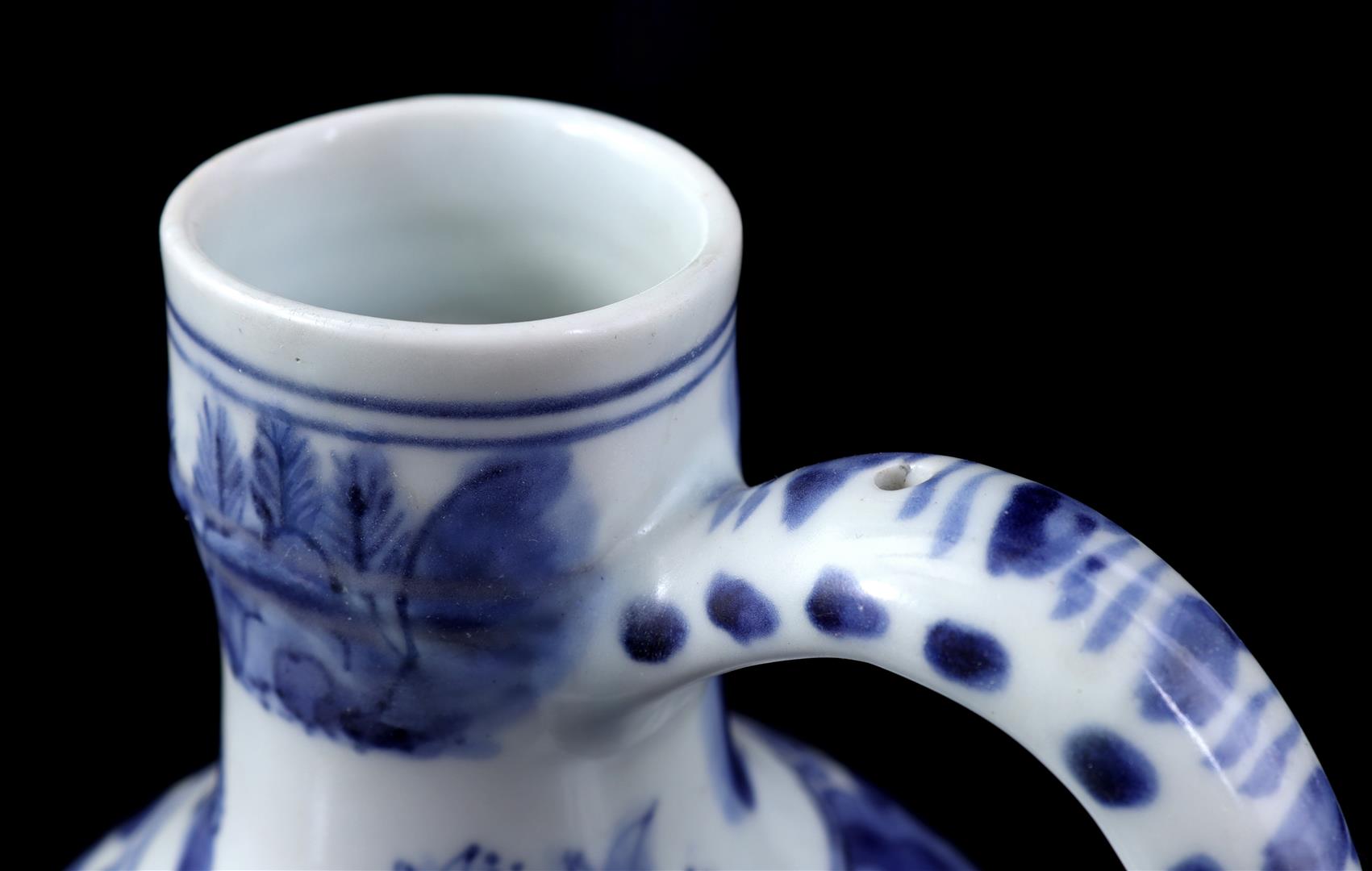 Porcelain Arita jug , Japan 17th - Image 4 of 5