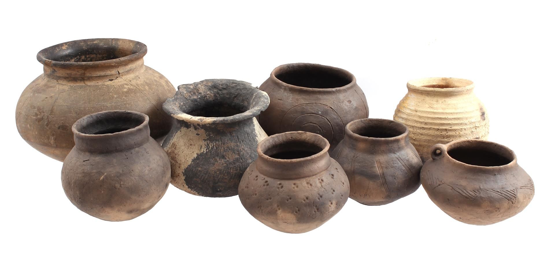 Lot earthenware ball pots