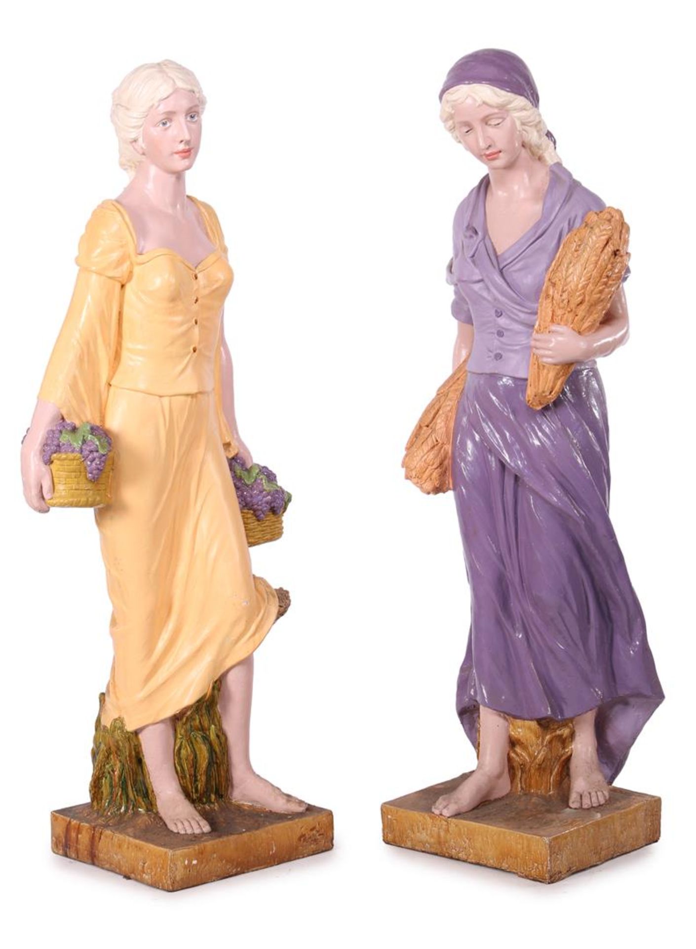 2 statues