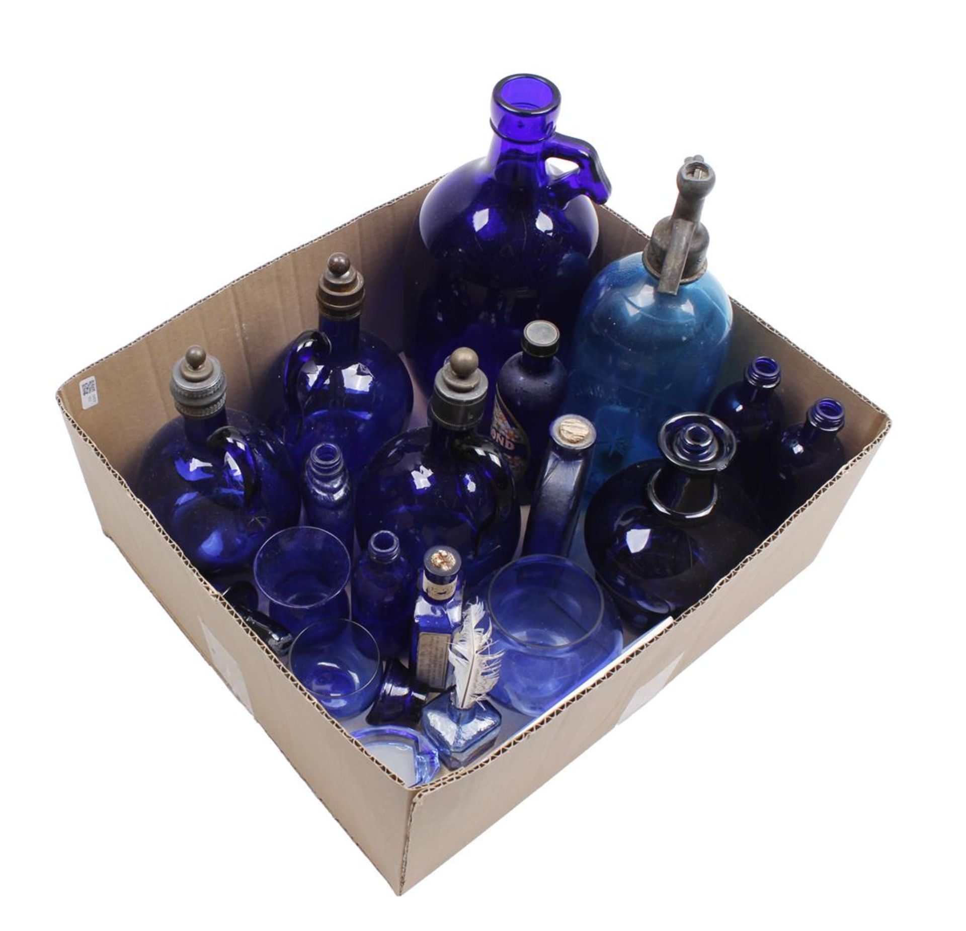 Lot of various blue glassware