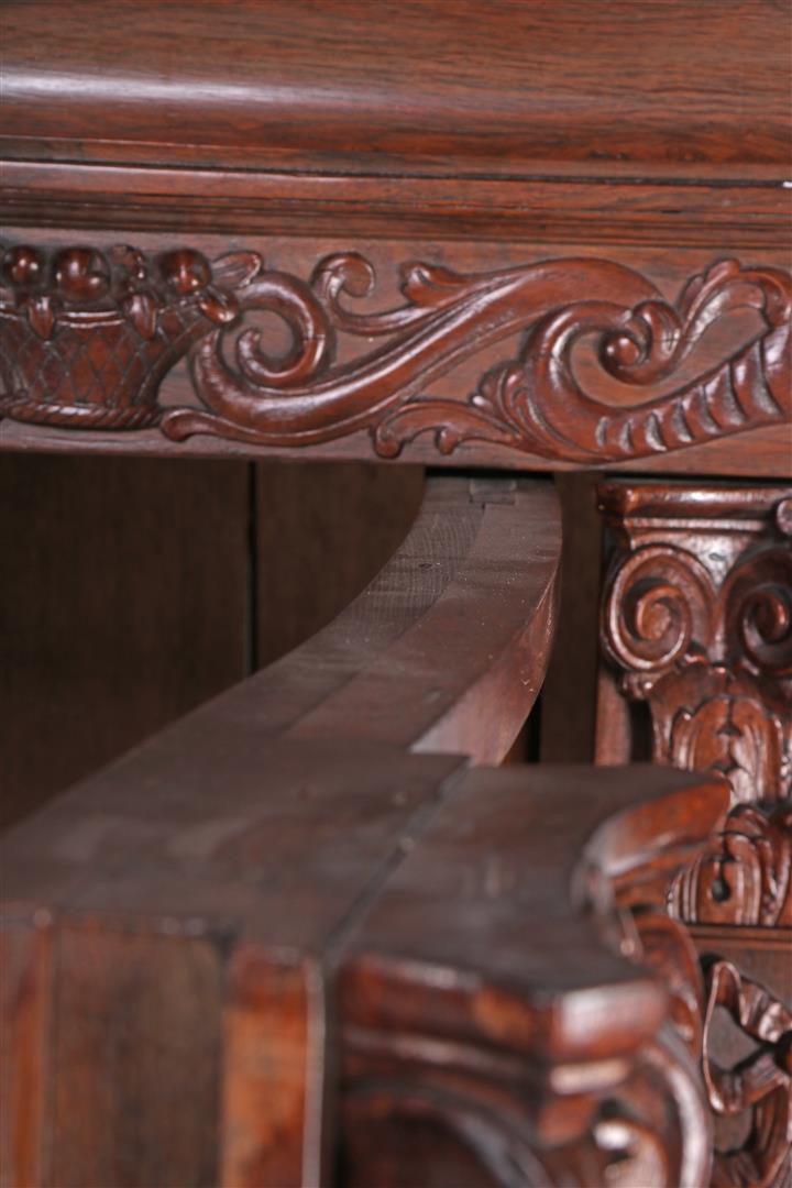 Rosewood veneer on oak 2-door vine cabinet - Image 6 of 6