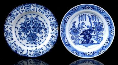 2 Delft blue earthenware dishes