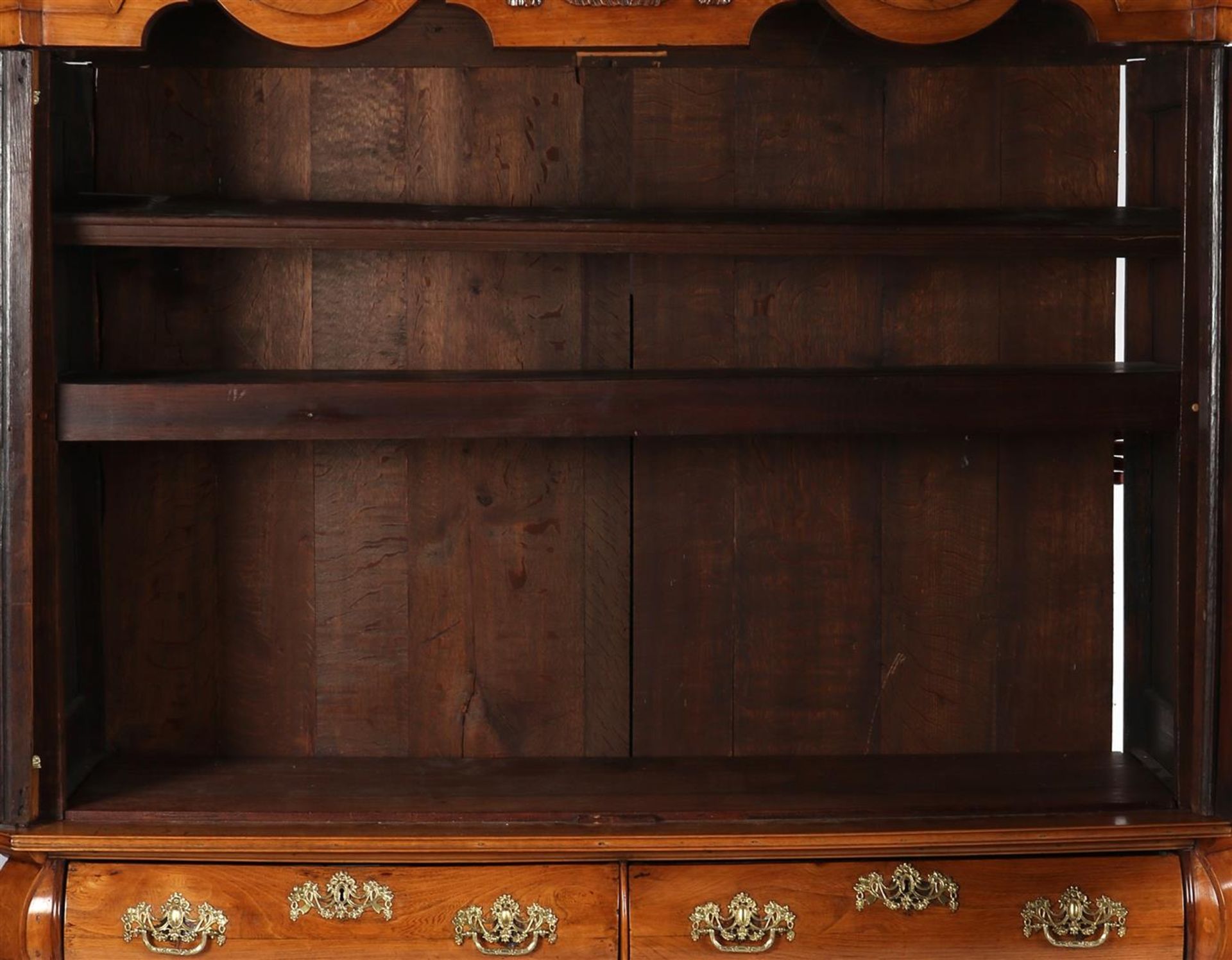 Elm wood with oak cabinet - Image 3 of 3