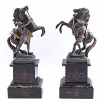 2 zamak statues