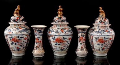 5-piece Imari porcelain cabinet set, Japan 17th