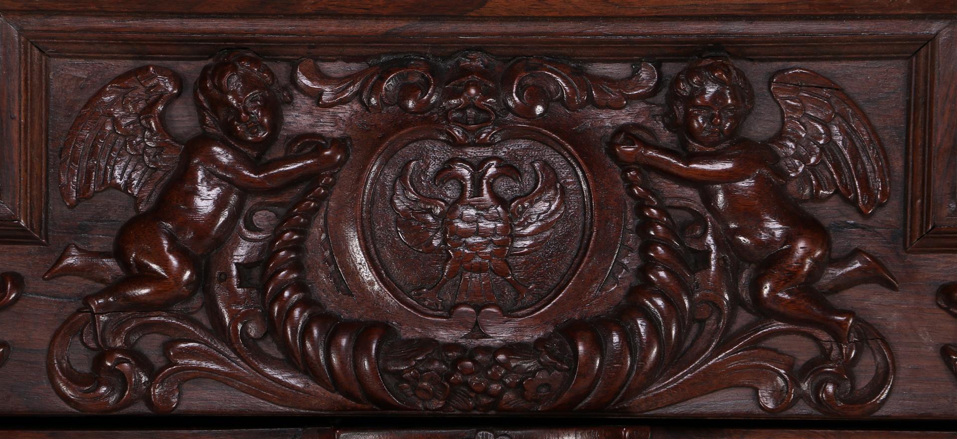 Rosewood veneer on oak 2-door vine cabinet - Image 2 of 6