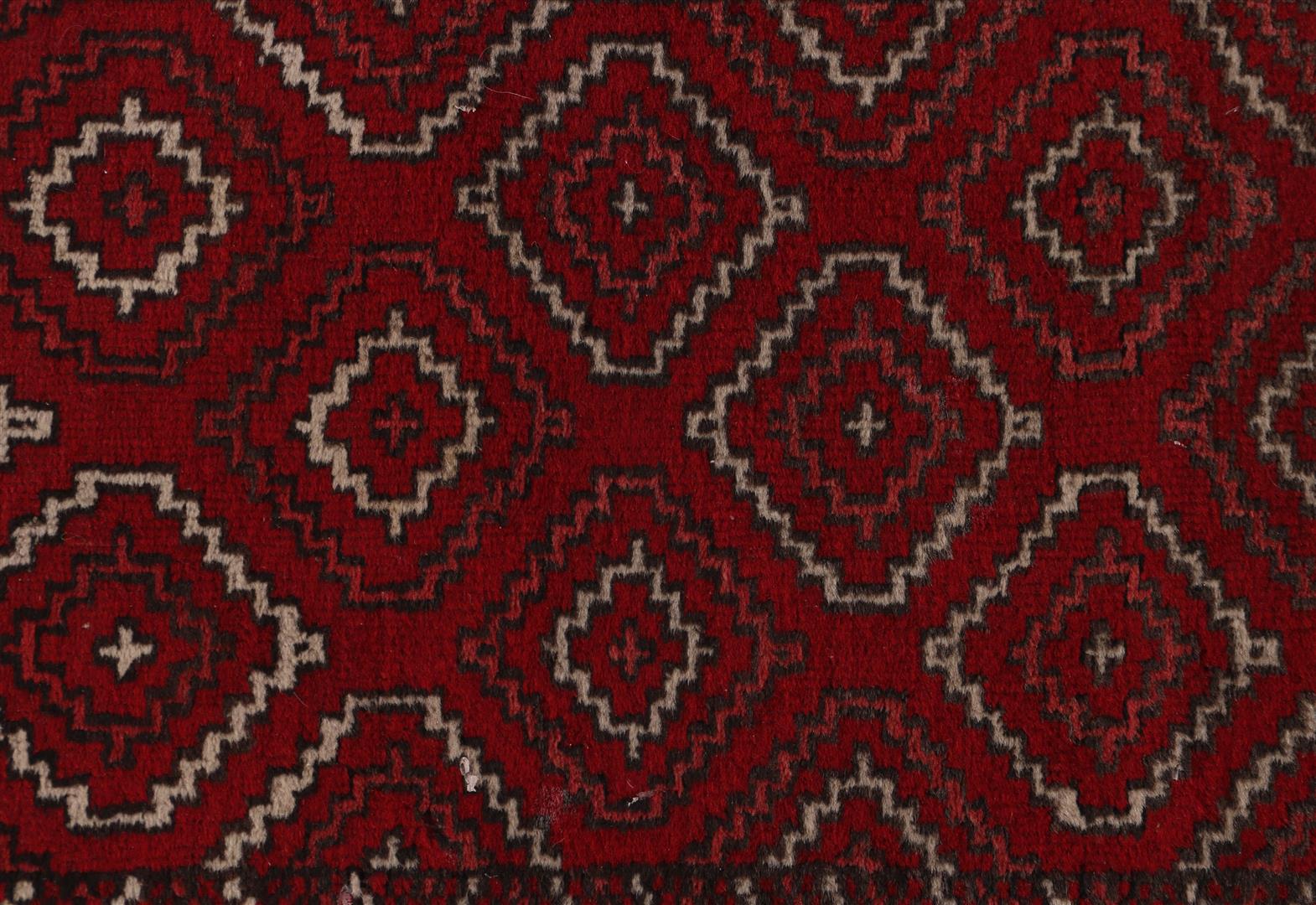 Hand-knotted oriental runner, Turkmenistan - Image 2 of 4