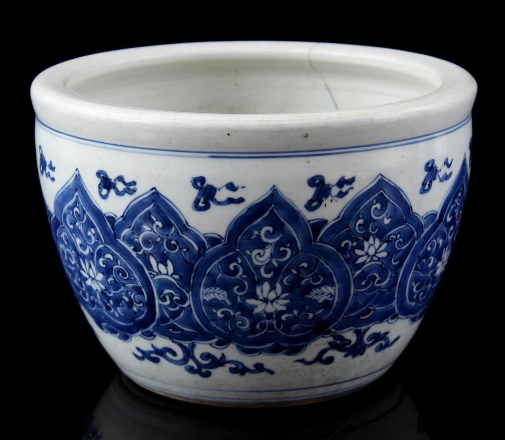 Porcelain pot, 20th