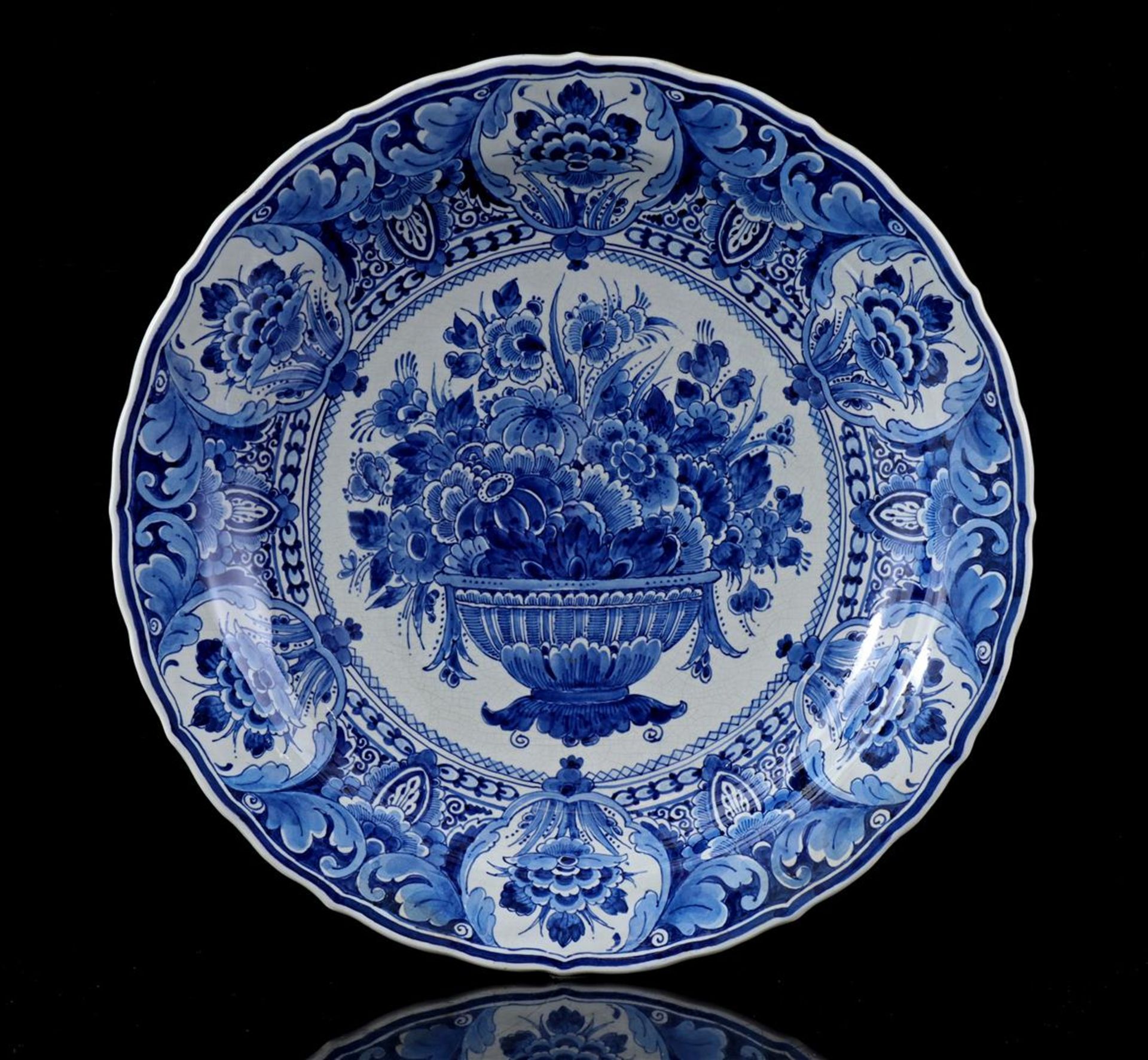 Porceleyne Fles Delft earthenware dish