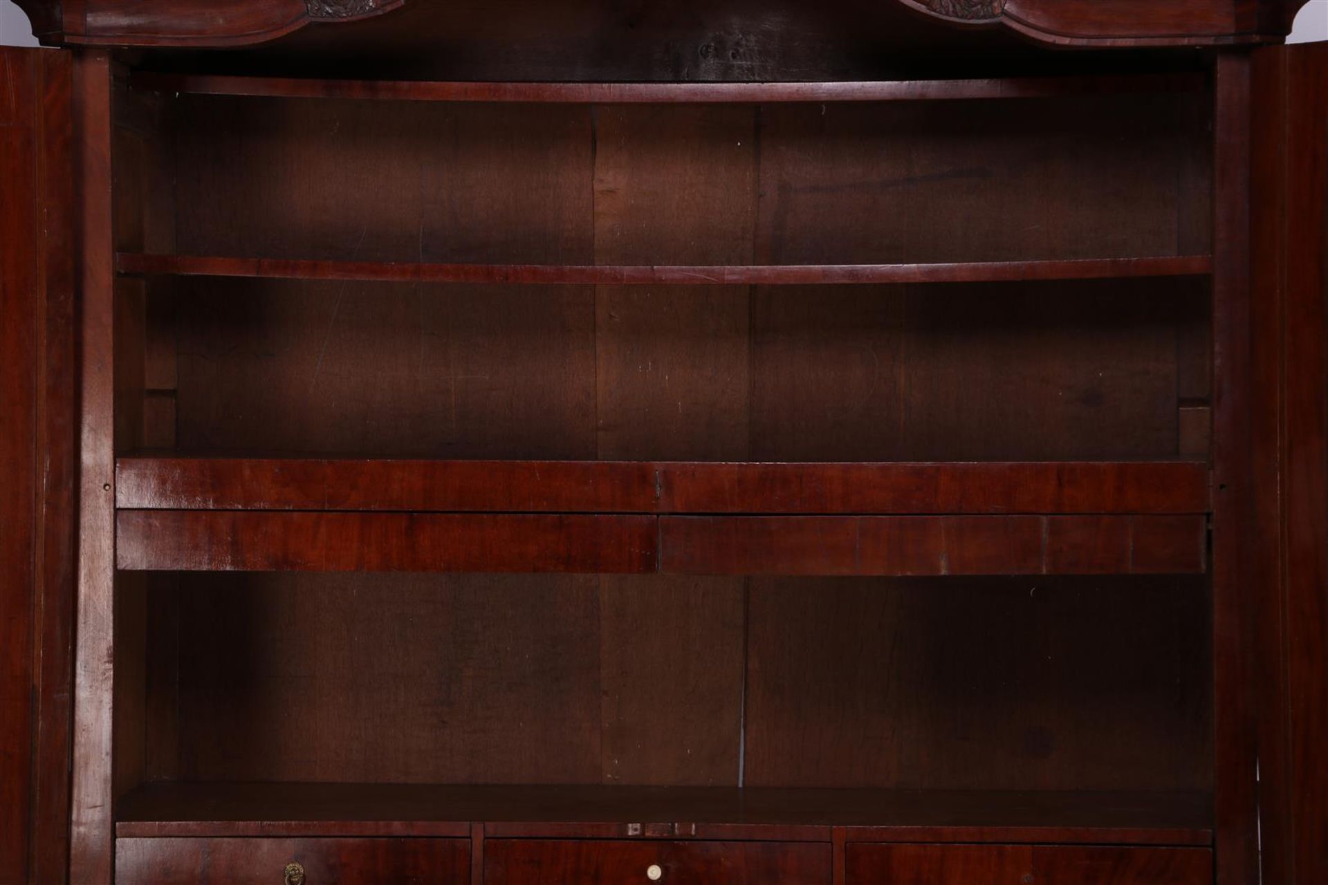 Mahogany veneer on oak cabinet - Bild 4 aus 4