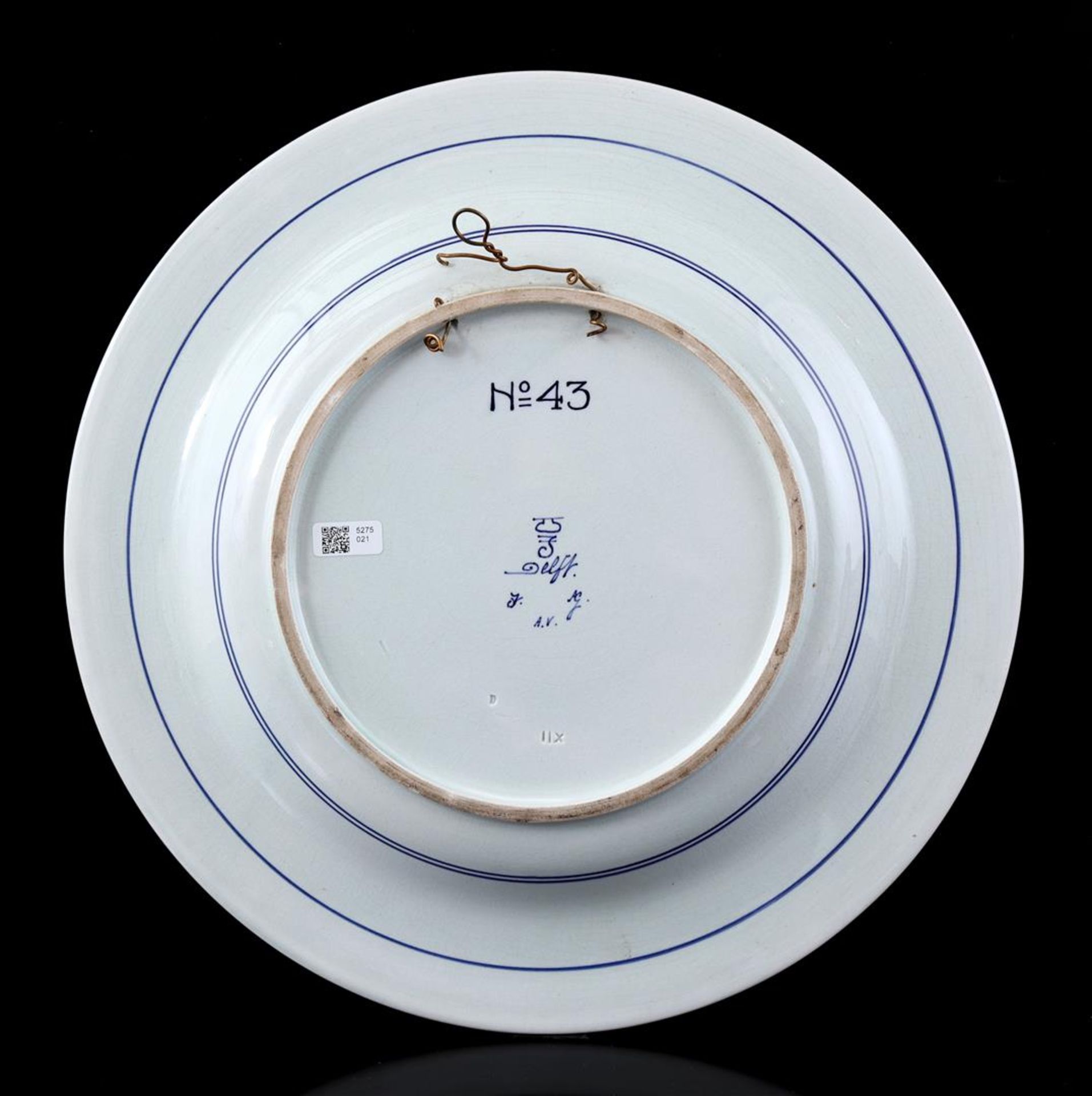 Porceleyne Fles Delft earthenware occasional dish - Image 2 of 2