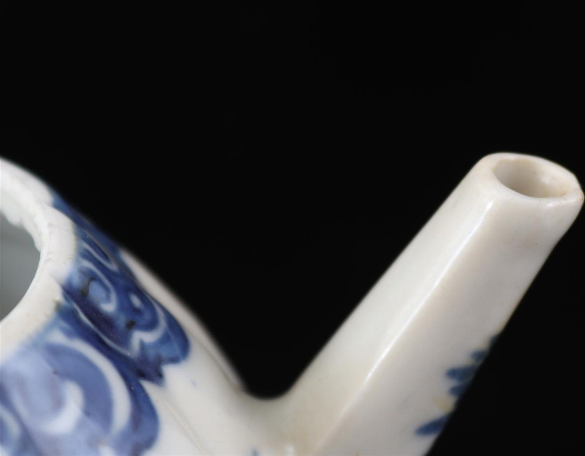 Porcelain teapot, Kangxi - Image 5 of 5