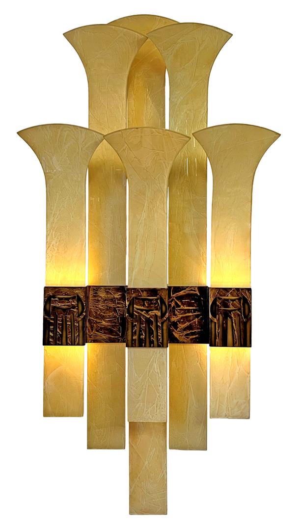 Wall lamp with glass plates