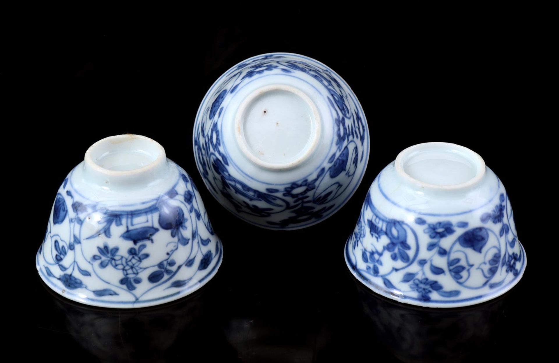 3 porcelain cups and saucers, Yongzheng - Bild 5 aus 6
