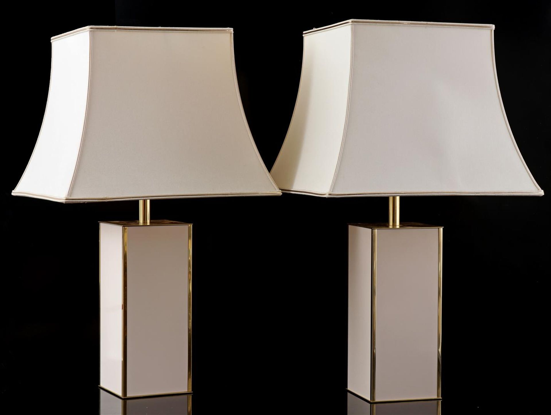 Aluminium table lamps