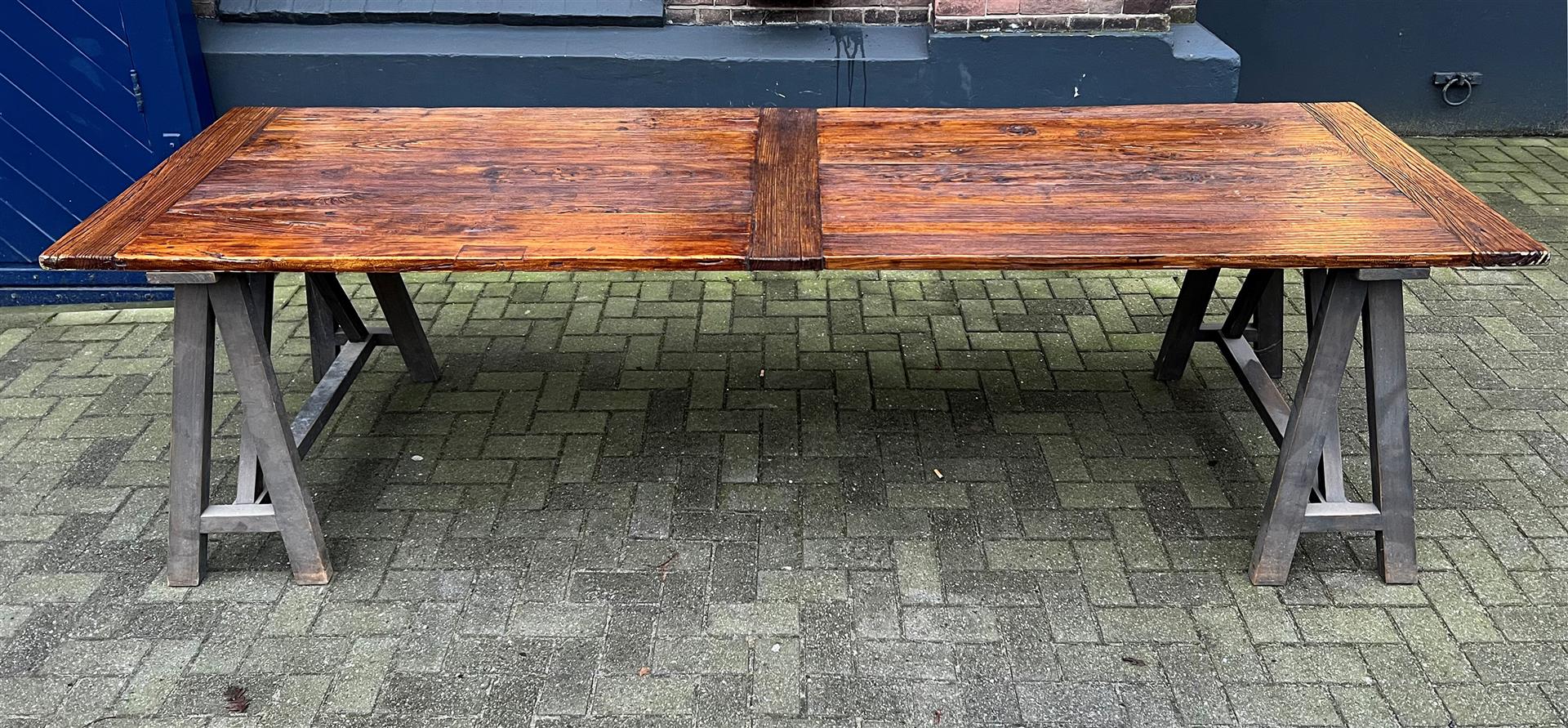 Elm wood dining room table on trestles - Image 2 of 2