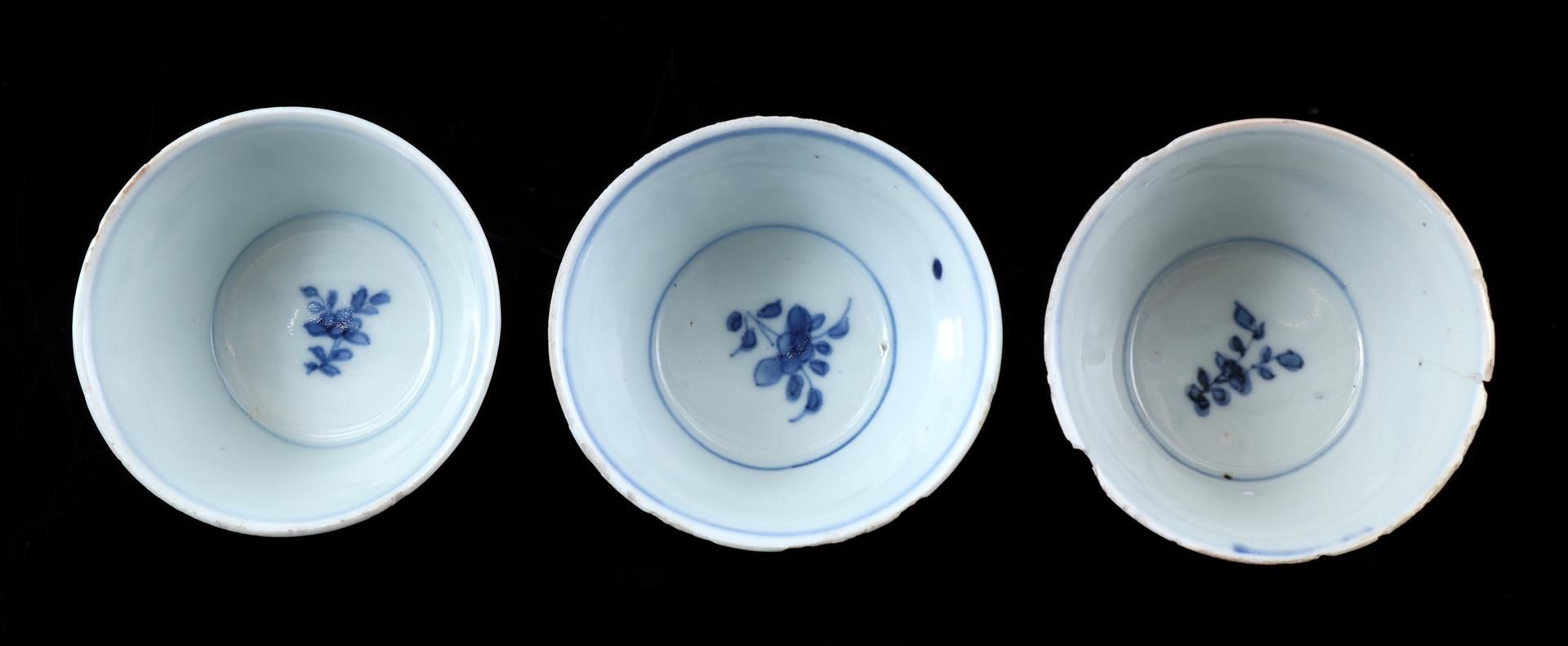 3 porcelain cups and 4 saucers, Kangxi - Bild 5 aus 8