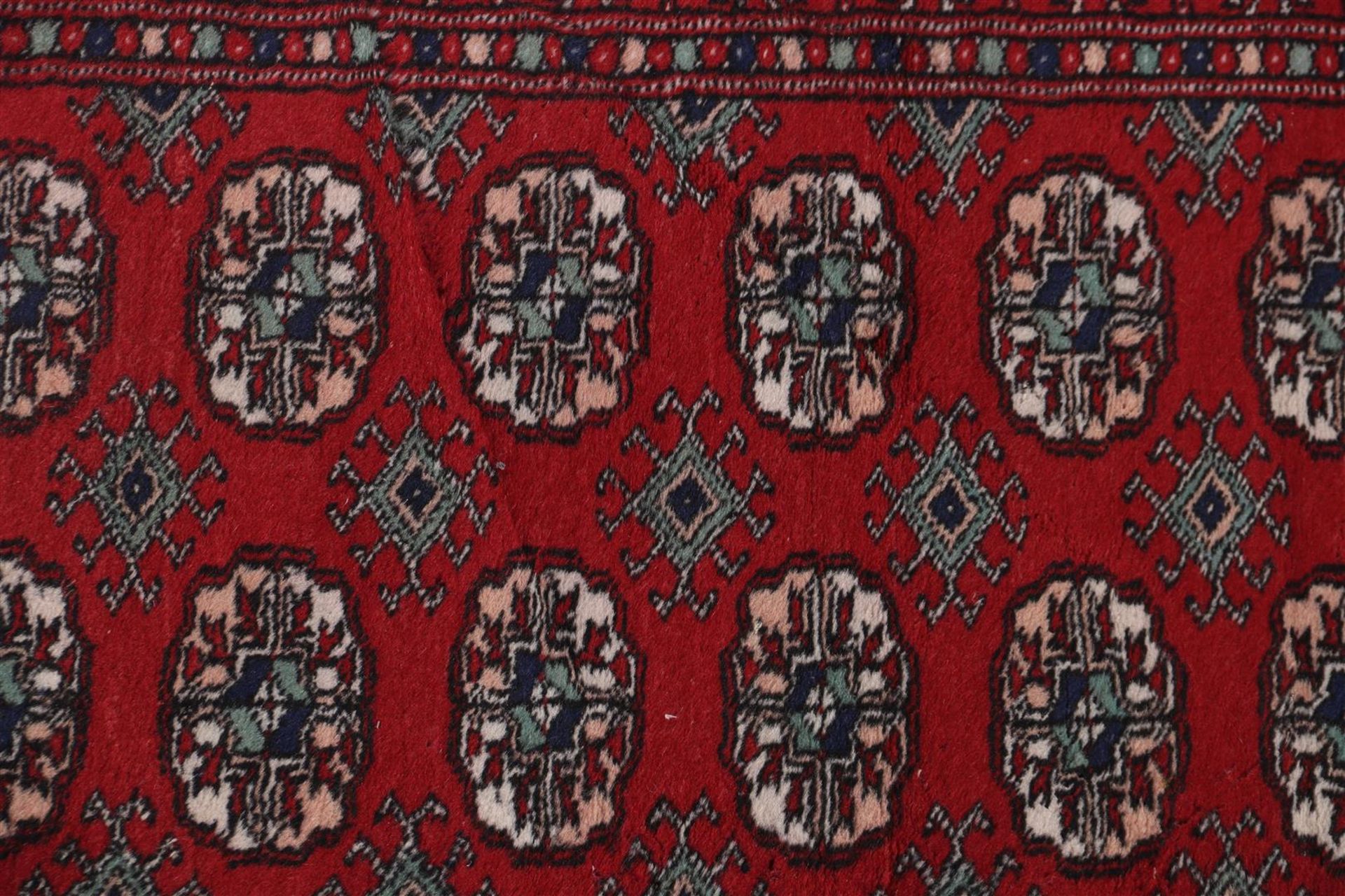 Hand-knotted oriental carpet, Lahore Pakistan - Image 2 of 4