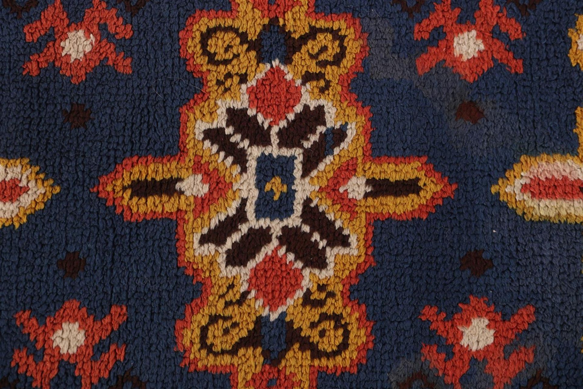 Hand-knotted oriental carpet, European - Image 2 of 4