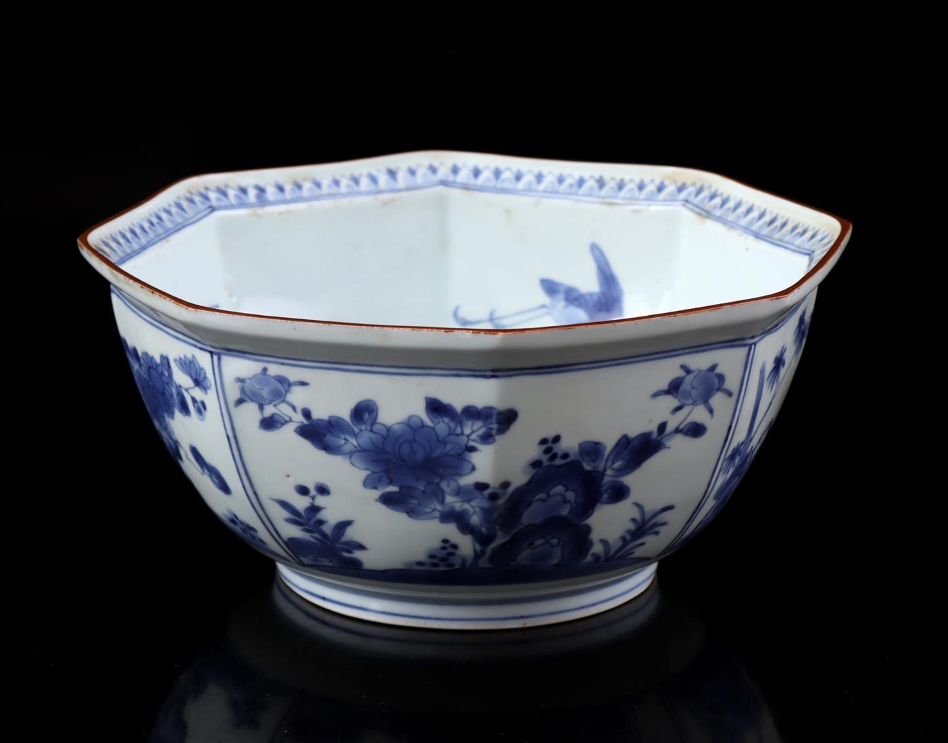 Porcelain octagonal bowl, Japan 19th