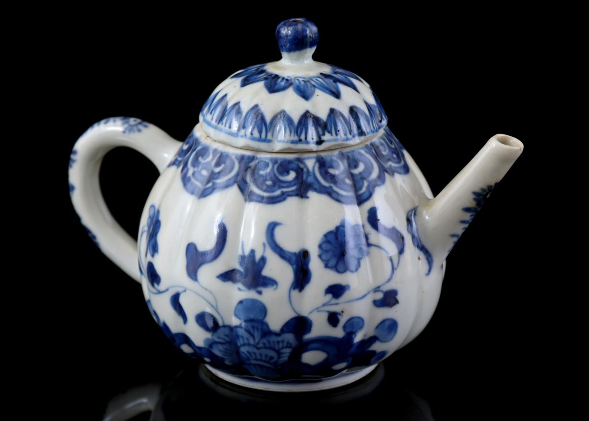 Porcelain teapot, Kangxi