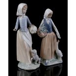 2 porcelain Nao statues