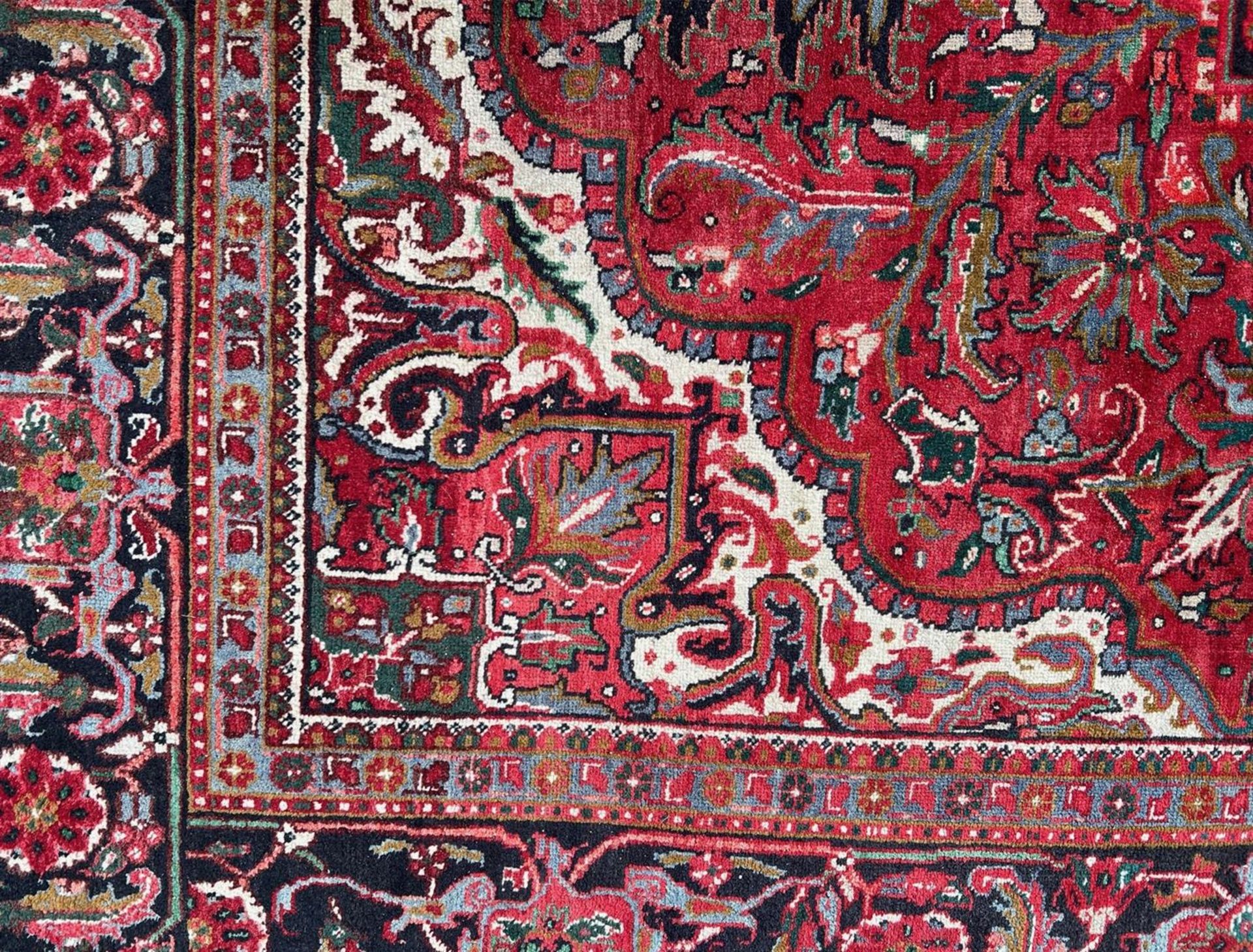 Hand-knotted oriental carpet - Bild 3 aus 4