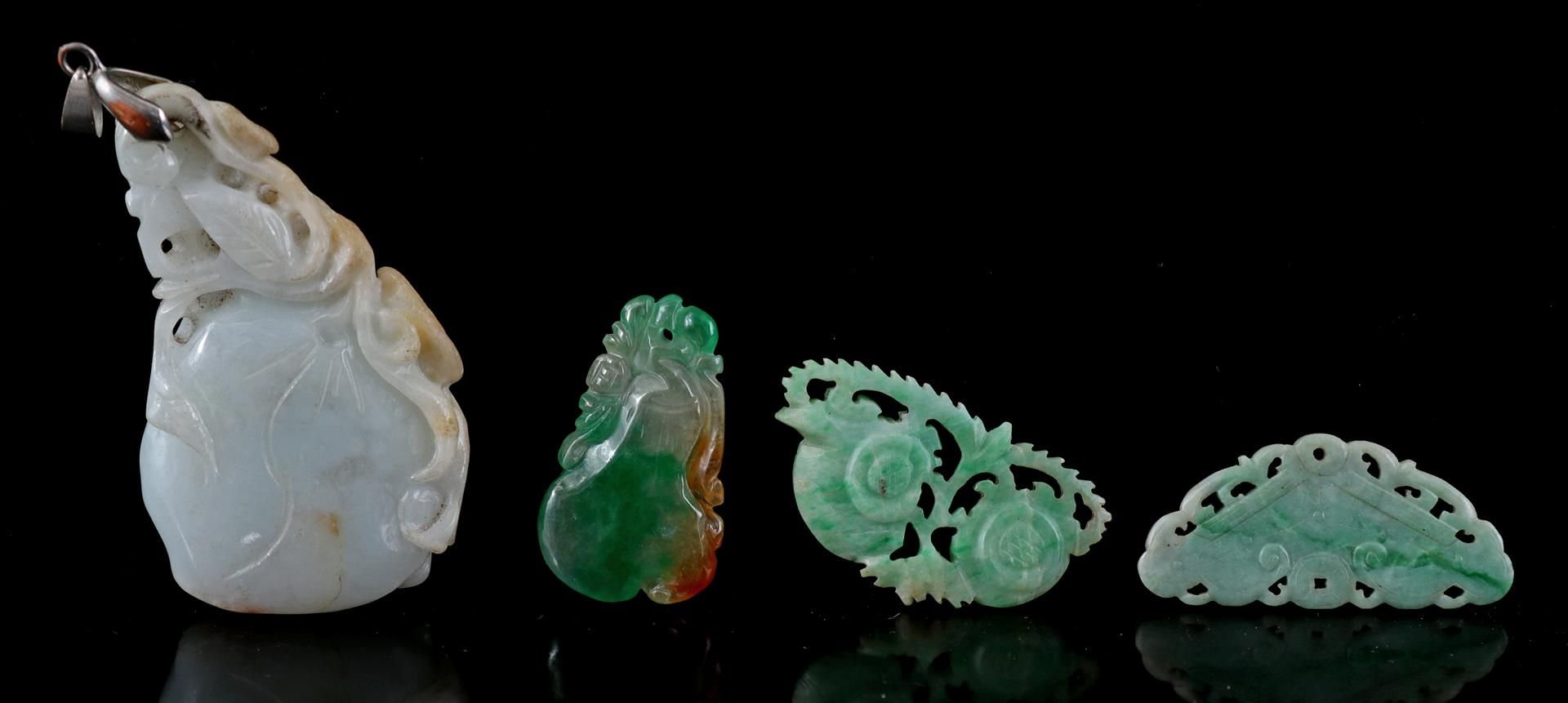 4 jade/jadeite carved objects