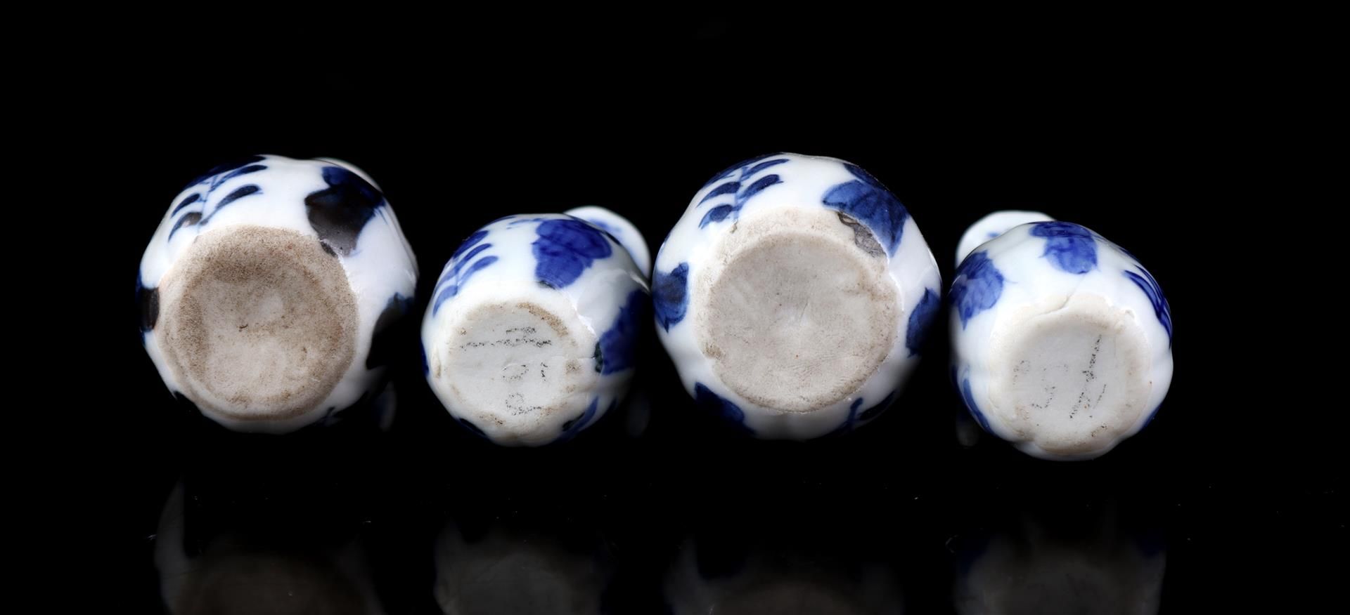 4 porcelain miniature vases, Kangxi - Bild 2 aus 2
