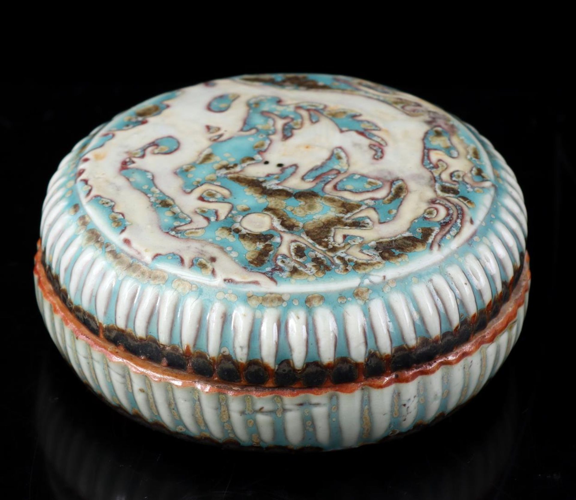 Porcelain contoured Song-style lidded container