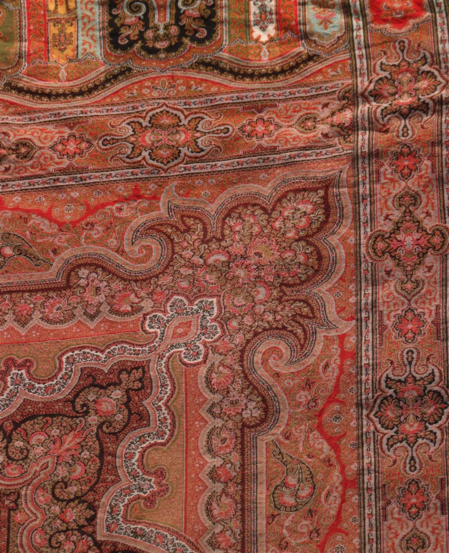 Woven cloth with oriental decor - Image 4 of 5