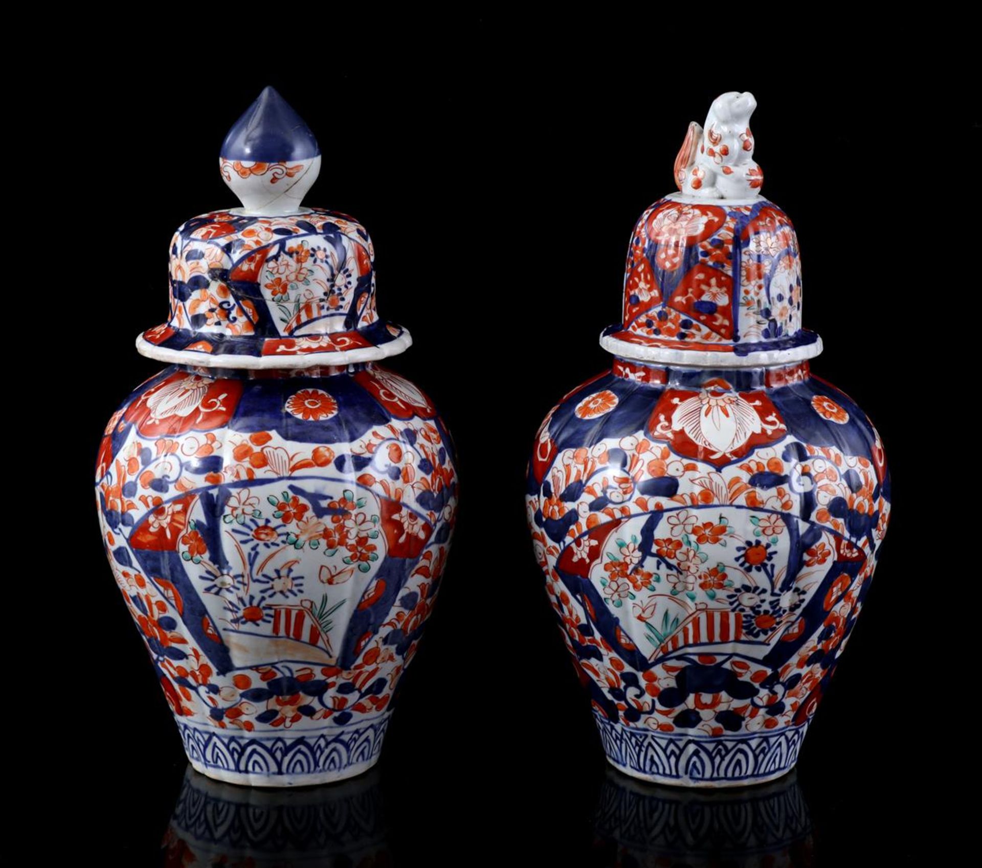 2 Imari lidded vases, Japan 19th