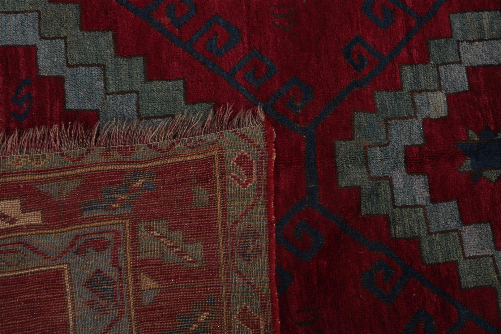 Hand-knotted wool carpet - Image 4 of 4